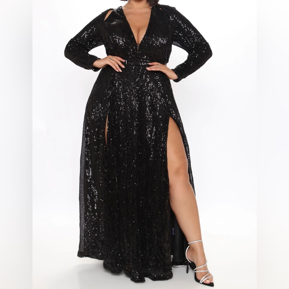 Sequin Maxi Long sleeves dress. Never worn. Still on packaging. Size Large.